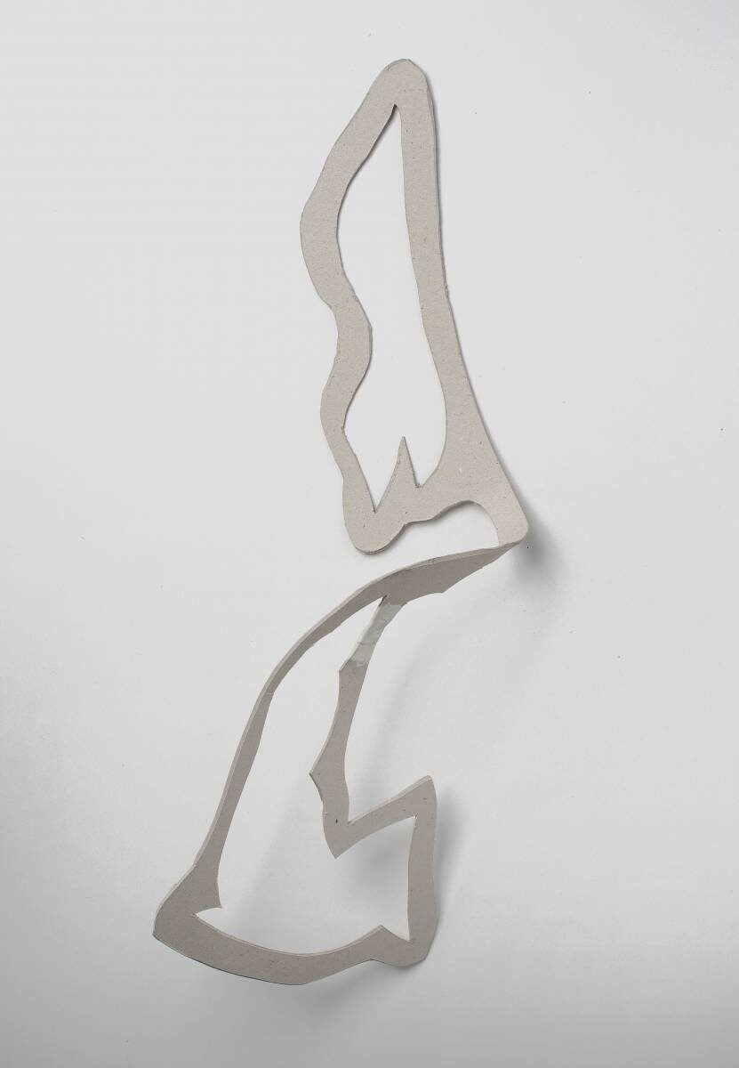 Arbeit von Christine Gläser: zwei, 2012, Graupappe, Papier, 60x22x17 cm