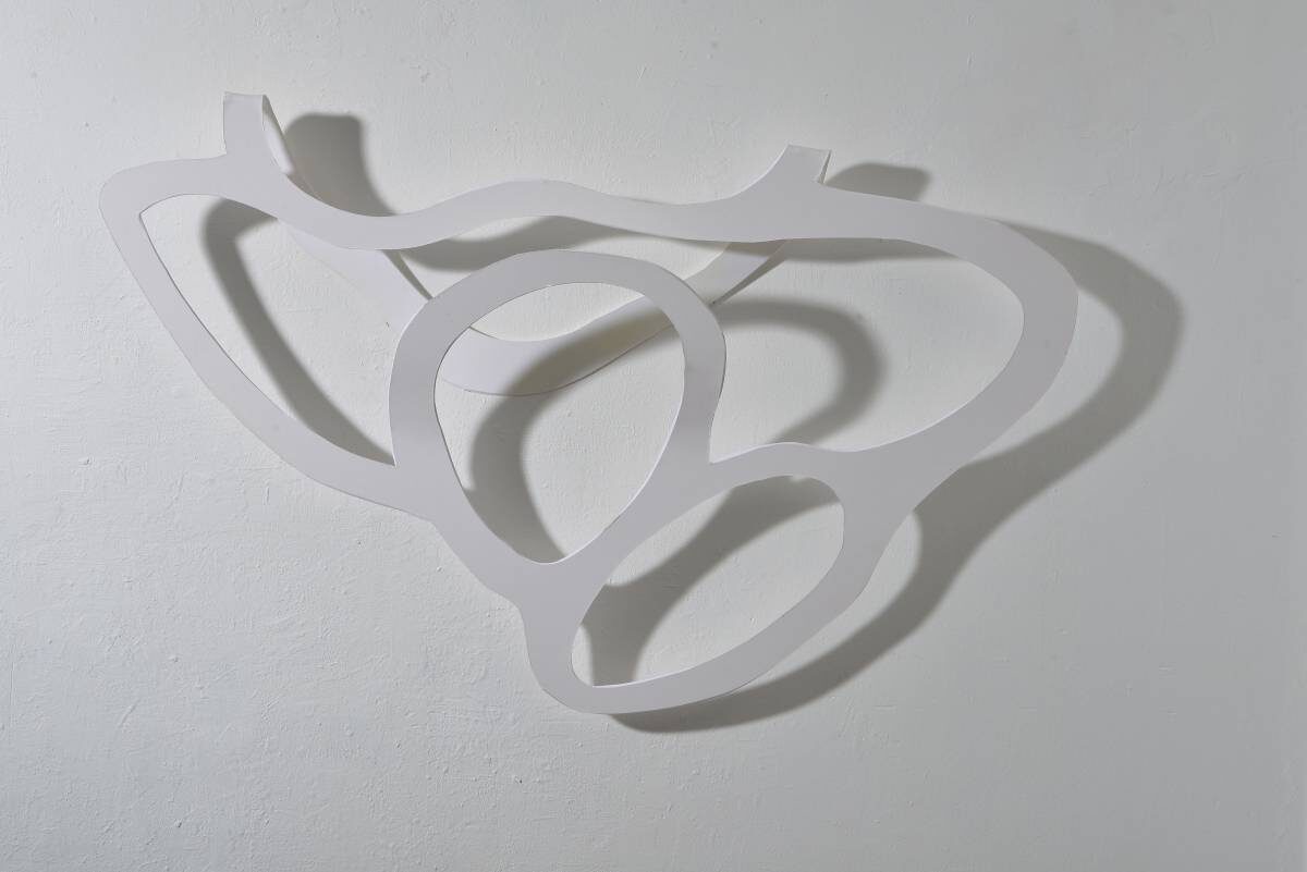 Arbeit von Christine Gläser: schlinge, 2015, Karton, 84x110x15 cm