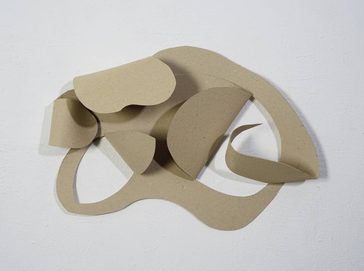 Arbeit von Christine Gläser: knospe, 2016, Pappe, 36×52×12
