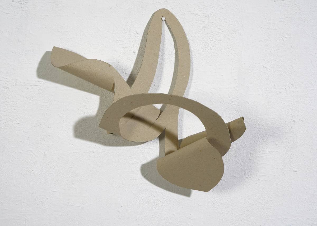Arbeit von Christine Gläser: heli, 2016, Pappe, 40×40×15 cm