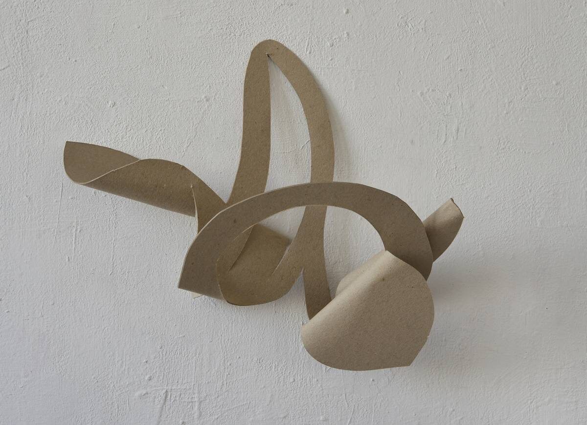 Arbeit von Christine Gläser: heli, 2016, Graupappe, 40x40x15 cm