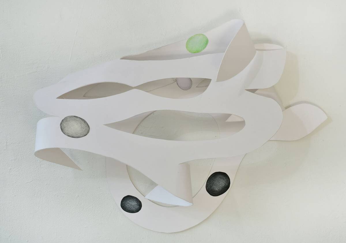 Arbeit von Christine Gläser: Flug, 2017, Karton, Kollage, 56x81x25 cm