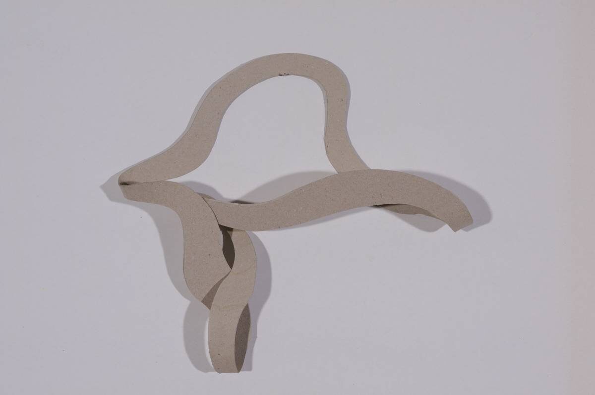 Arbeit von Christine Gläser: acht, 2019, Graupappe, 30 x 38 x 7 cm