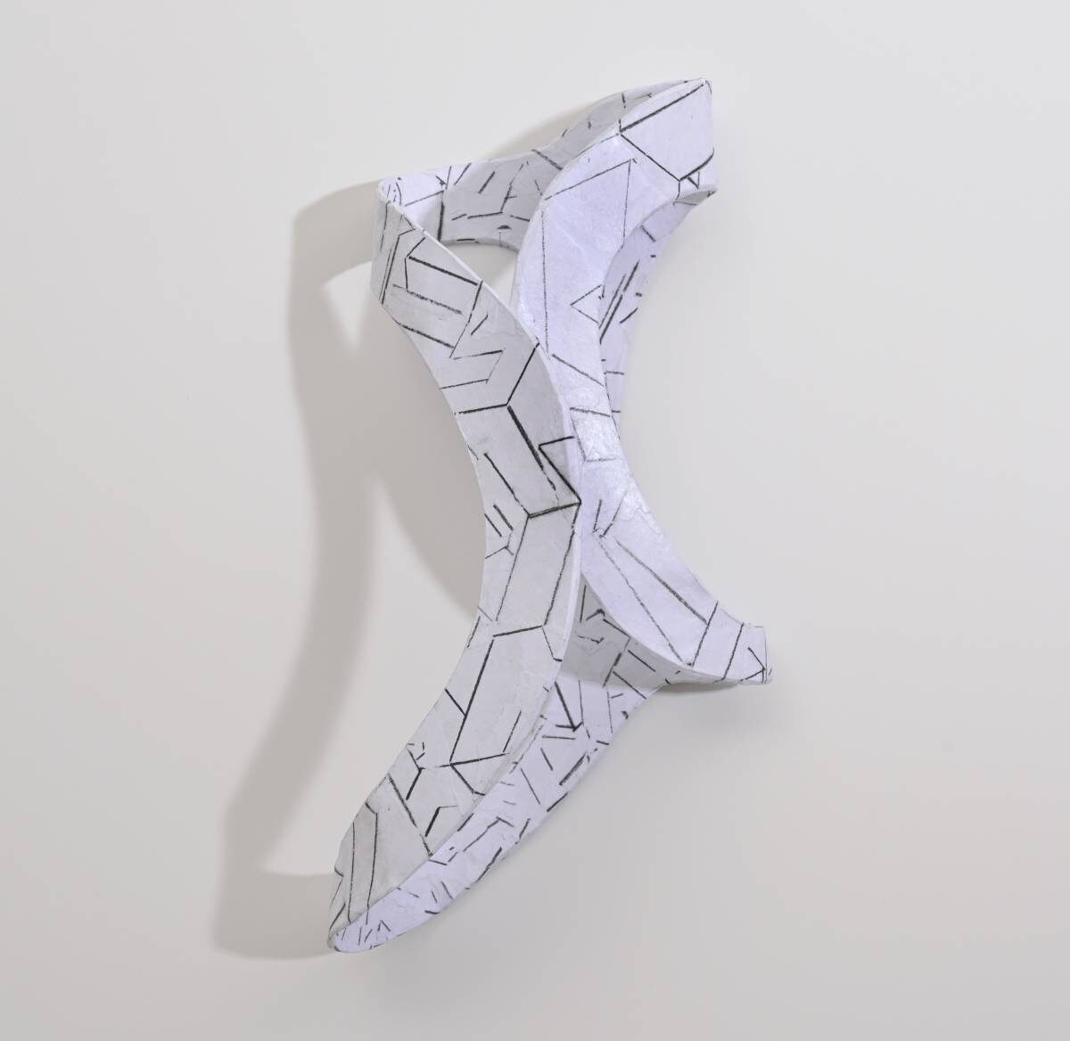 Arbeit von Christine Gläser: Closed, 2020, Graupappe Collage, 38 cm x 21 cm x 13 cm